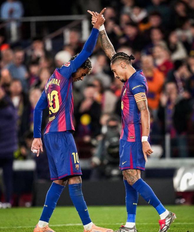 天才中场超梅西独享西甲第1,巴萨2-0奥萨苏纳,年度百球完爆皇马