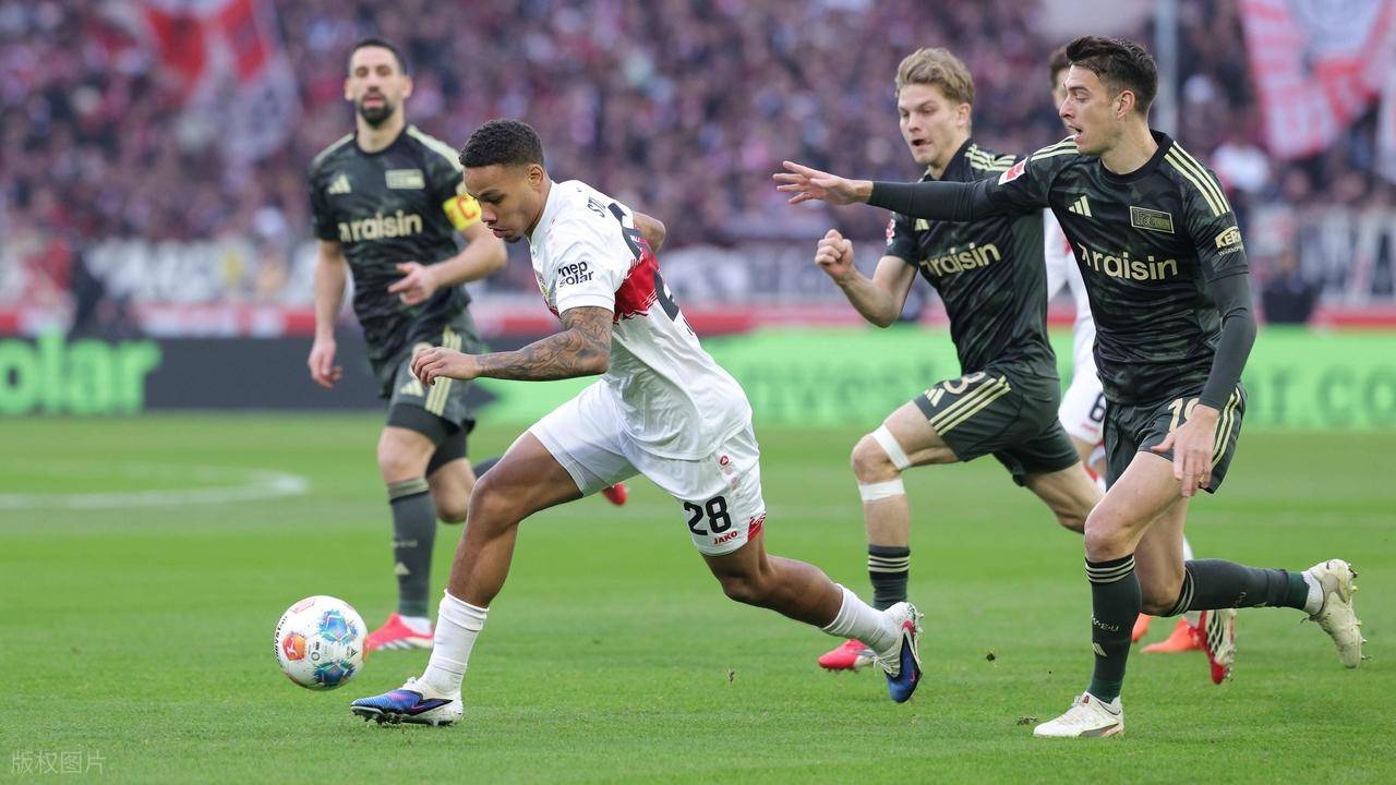 随着弗赖堡2-2,斯图加特1-1,德甲最新积分出炉